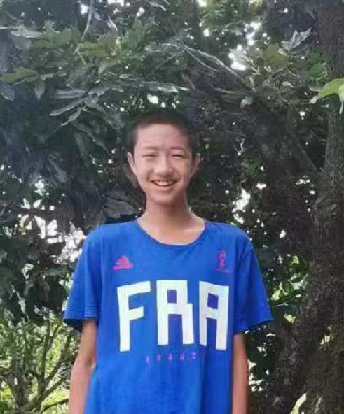 走失者照片 泉州急寻：16岁男孩失联多日，穿蓝...