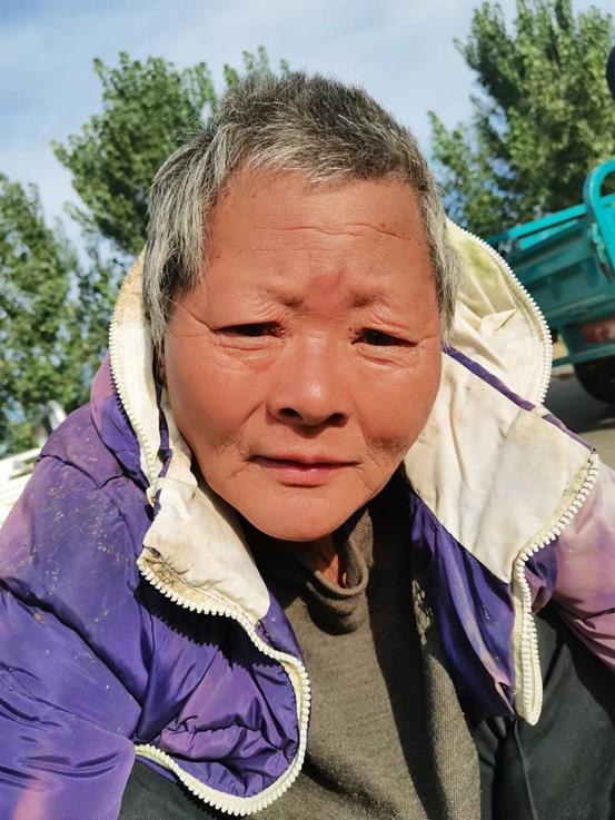 走失者照片 德州寻亲：六旬老太被救助，穿浅紫色...