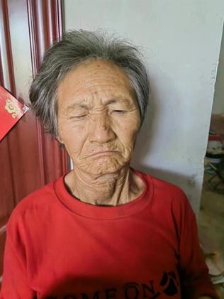 走失者照片 枣庄寻亲：七旬老太被救助，高1米5...