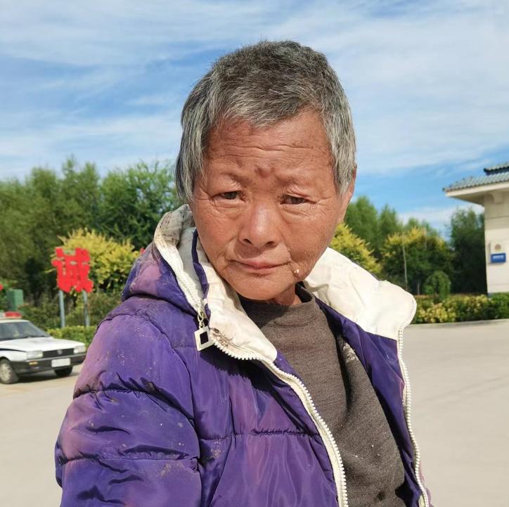 走失者照片 德州寻亲：六旬老太被救助，穿浅紫色...