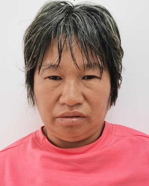 走失者照片 茂名高州寻亲：五旬女子被救助，穿红...