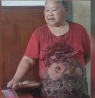 走失者照片 青岛即墨急寻：七旬老太走失，穿花格...