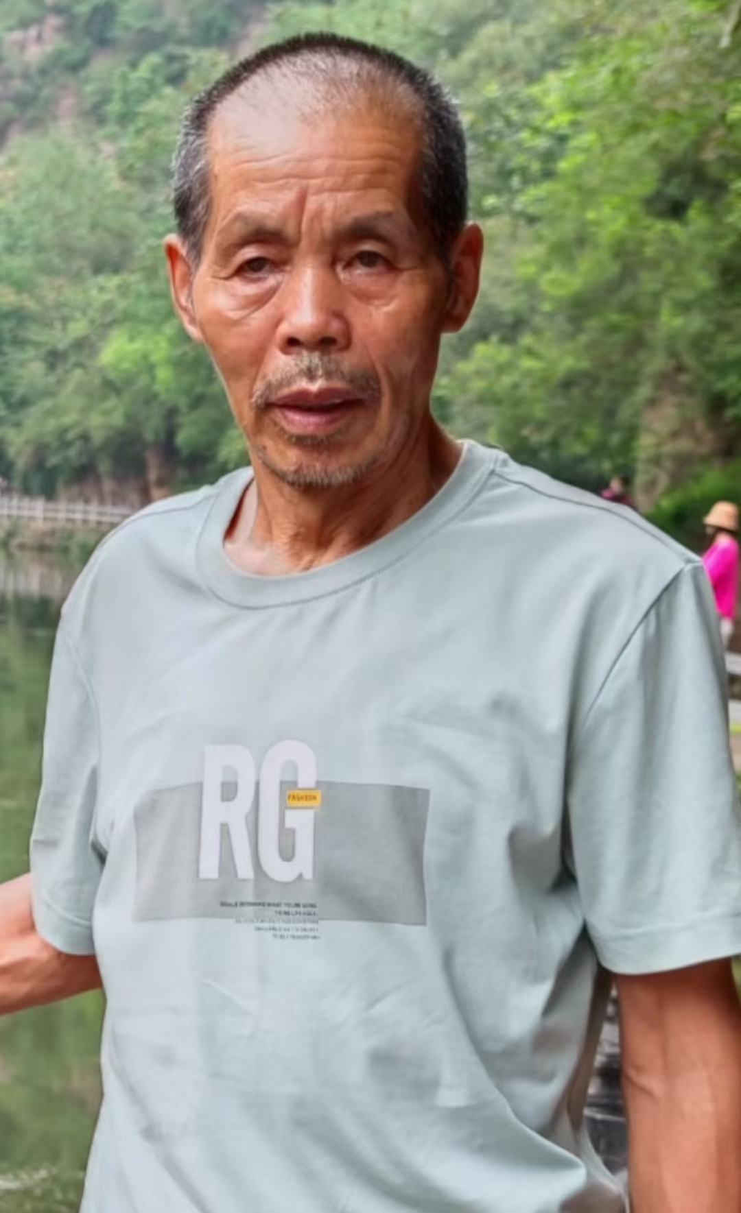 走失者照片 洛阳急寻：六旬老人走失，患小儿麻痹...