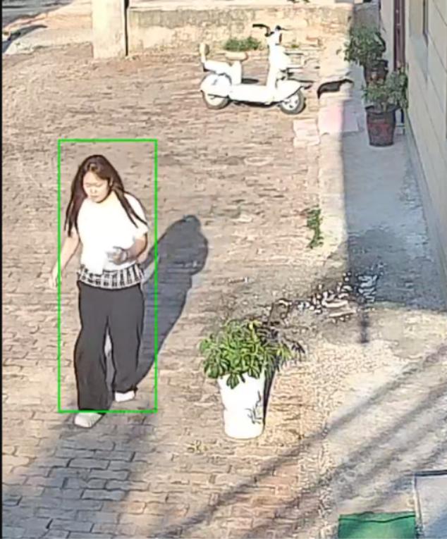 走失者照片 长治市寻人：17岁女孩走失，穿白色...
