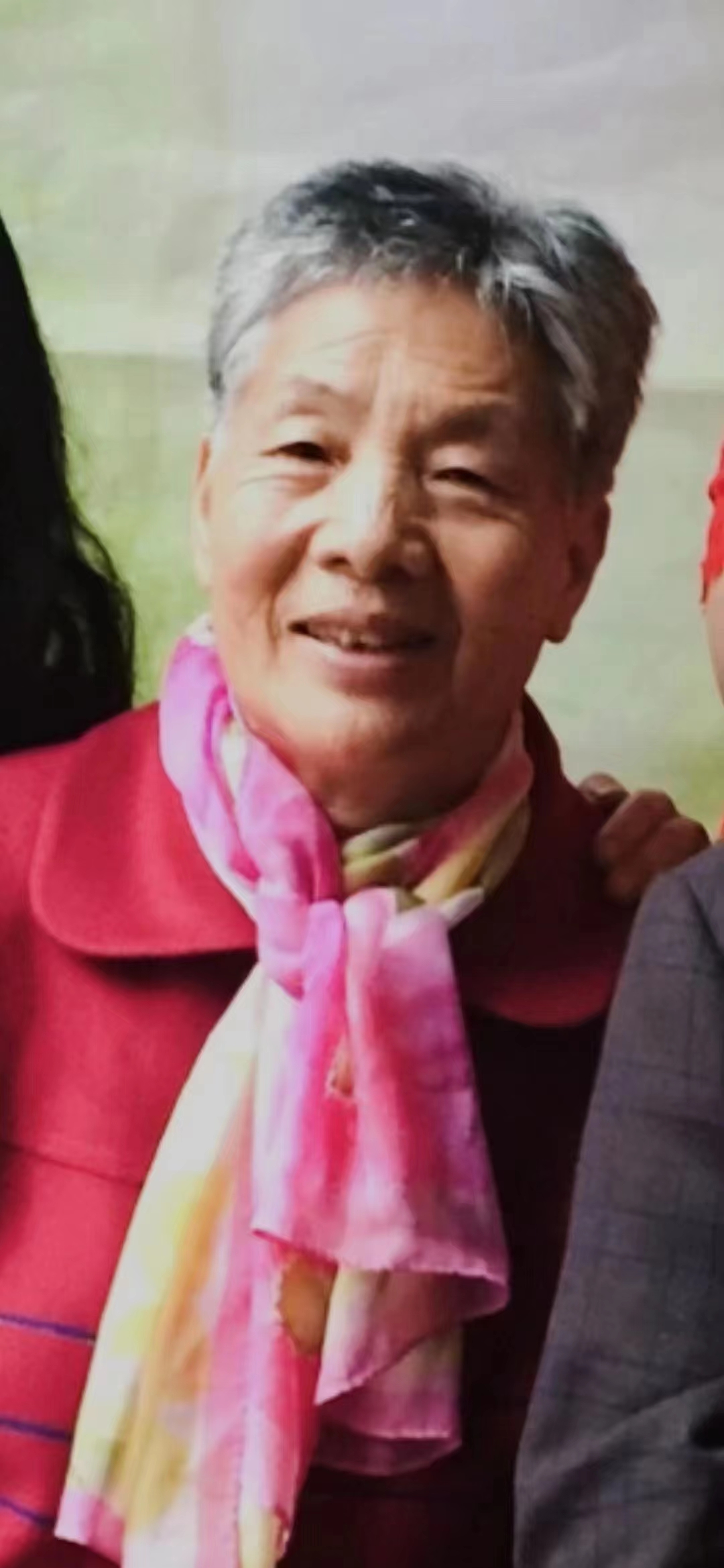 走失者照片 凉山州西昌急寻：八旬老太走失，穿紫...