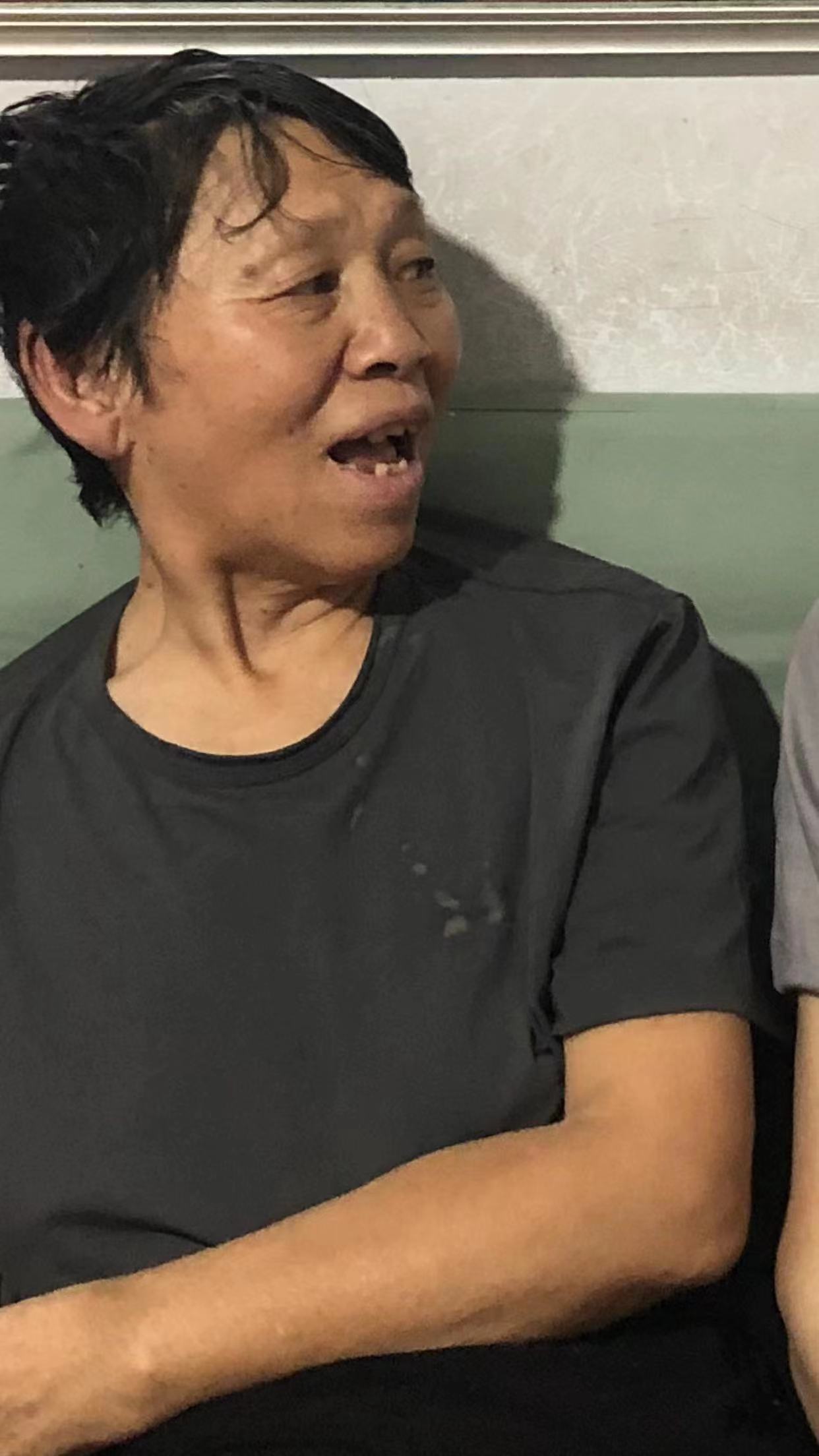走失者照片 洛阳急寻：七旬老太走失，穿褐绿色长...