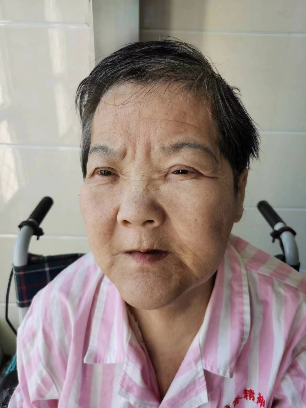 走失者照片 北京寻亲：六旬老太被救助多年，自写...