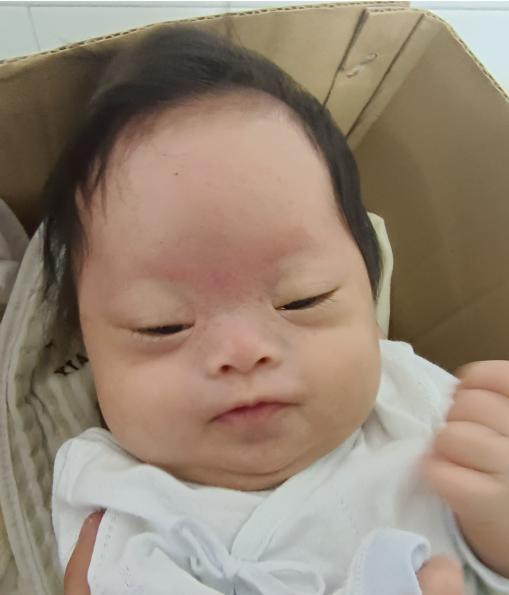 走失者照片 急寻父母！北海40天女婴被救助，穿...