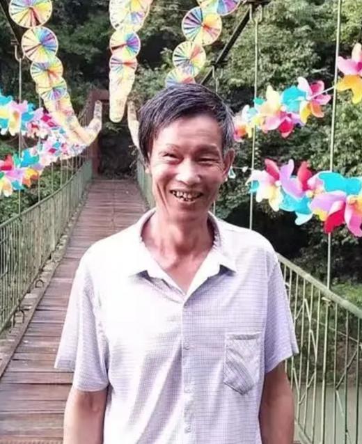 走失者照片 紧急寻人！安康六旬老人失联数日，耳...
