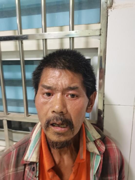 走失者照片 周口寻亲：五旬男子被救助，走路跛脚...