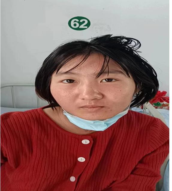 走失者照片 商丘永城寻亲：青年女子被救助，穿红...