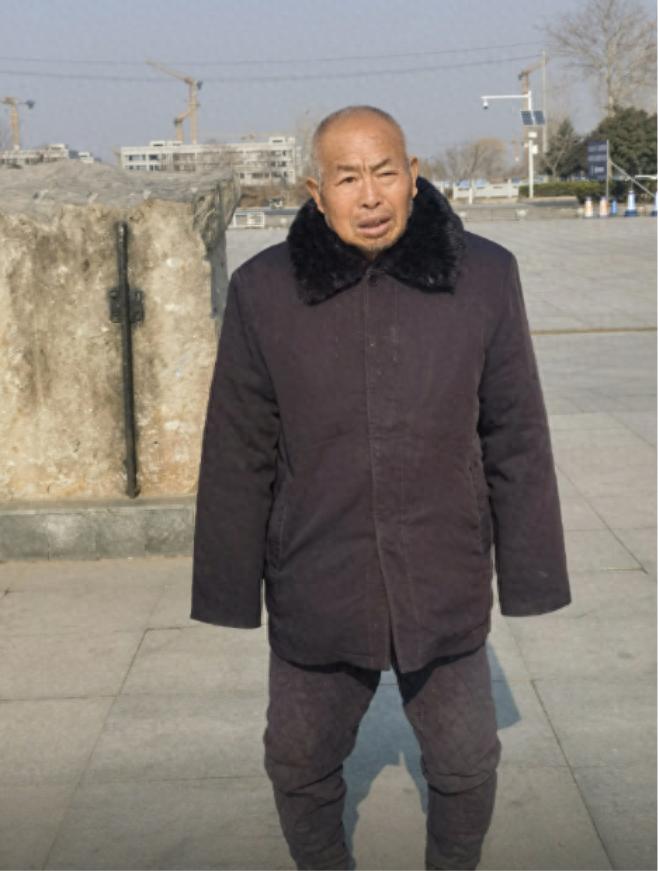 走失者照片 开封市寻人：八旬老人走失，穿灰色衣...