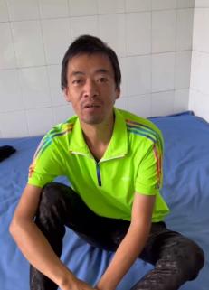 走失者照片 长春寻亲：青年男子被救助，穿绿色短...