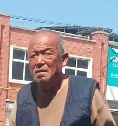 走失者照片 菏泽寻人：七旬老人走失，患小脑萎缩...