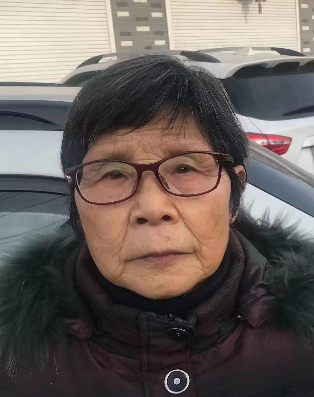 走失者照片 扬州急寻：八旬老太失联，穿灰色上衣...