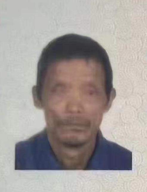 走失者照片 重庆急寻：八旬老人失联，穿蓝色上衣...