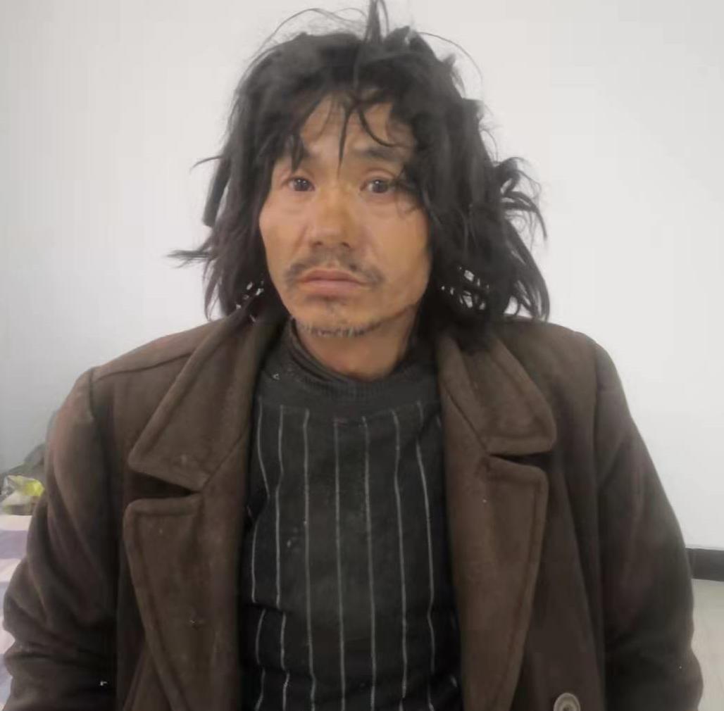 走失者照片 周口寻亲：五旬男子被救助数月，穿棕...