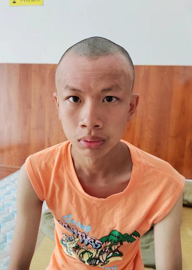 走失者照片 成都寻亲：青年男子被救助，穿黑色上...