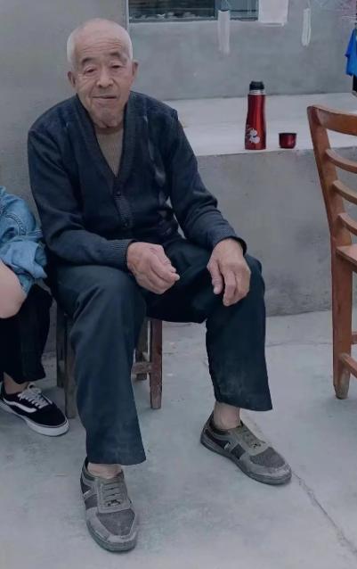 走失者照片 周口项城急寻：八旬老人走失，穿内裤...