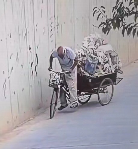 走失者照片 濮阳急寻：七旬老人走失，穿蓝色短袖...