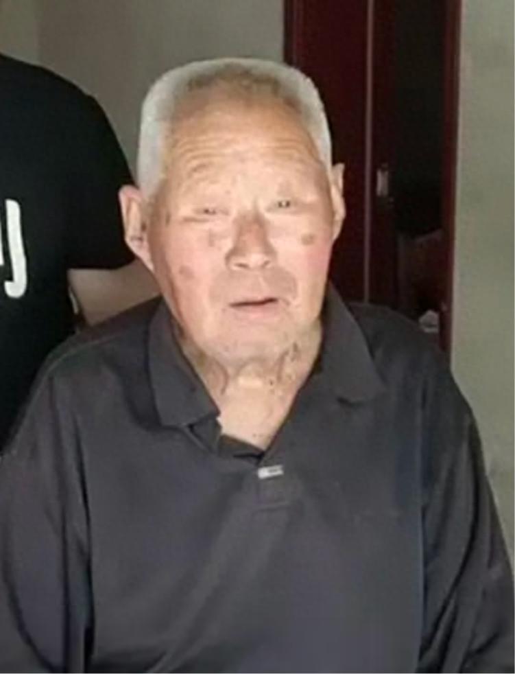 走失者照片 商丘市寻人：八旬老人走失，穿白色上...
