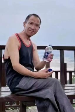 走失者照片 洛阳急寻：五旬男子走失，患精神障碍...