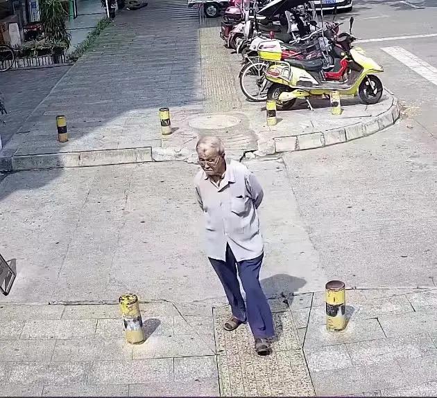 走失者照片 德阳急寻：八旬老人走失，患小脑萎缩...