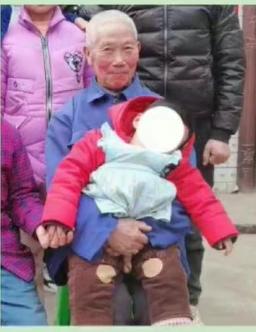 走失者照片 内江急寻：七旬老人失联，穿条纹T恤...