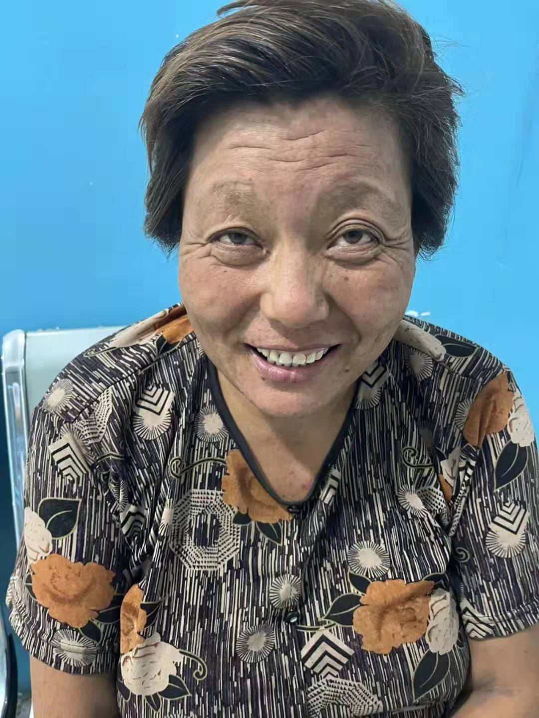 走失者照片 商丘寻亲：六旬老太被救助，穿黑色印...