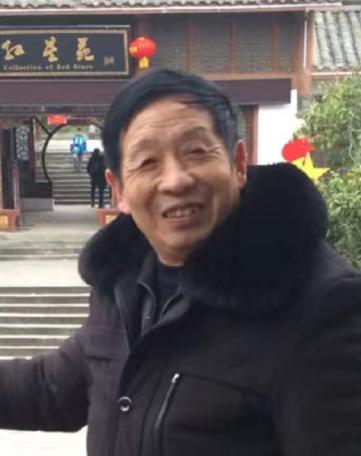 走失者照片 广元急寻！七旬老人走失，穿白色格子...