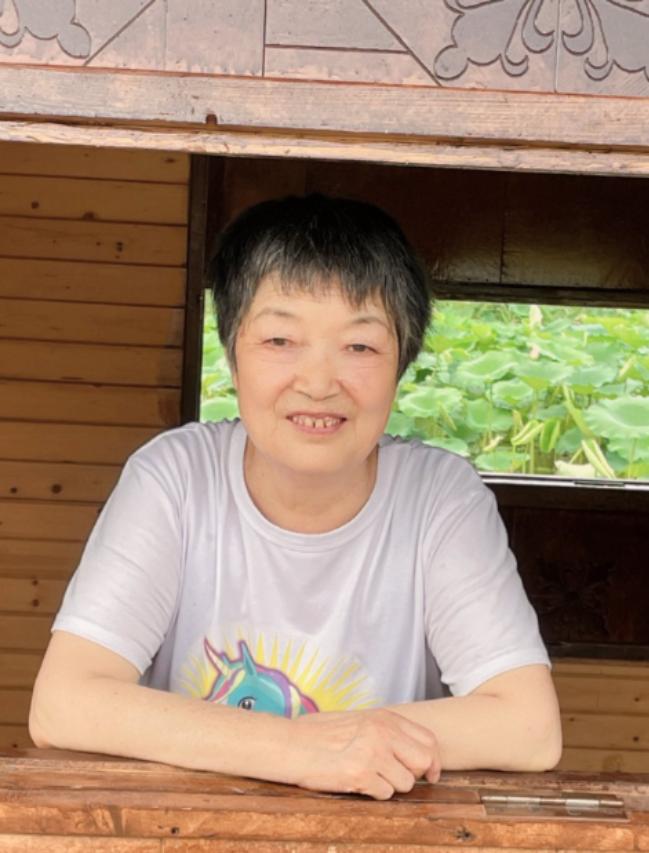 走失者照片 宝鸡市寻人：六旬老太走失，穿咖色格...