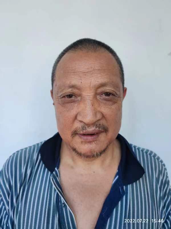 走失者照片 岳阳寻亲：五旬男子被救助，穿黑色外...