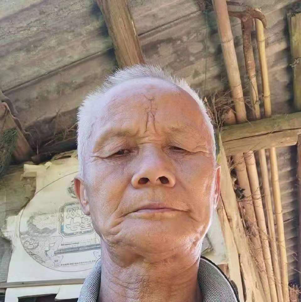 走失者照片 郴州资兴急寻：七旬老人失联，穿白色...