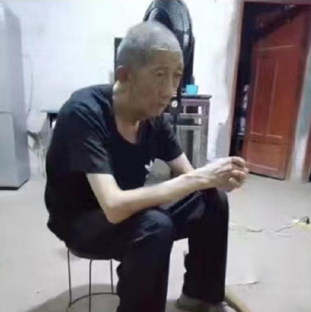 走失者照片 达州急寻：七旬老人失联，穿蓝色衣服...
