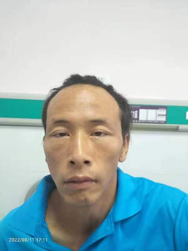 走失者照片 长沙市救助站：青年男子被救助，穿黑...