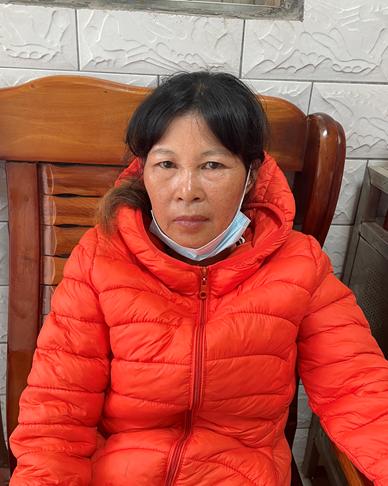 走失者照片 茂名高州寻亲：五旬女子被救助，穿红...