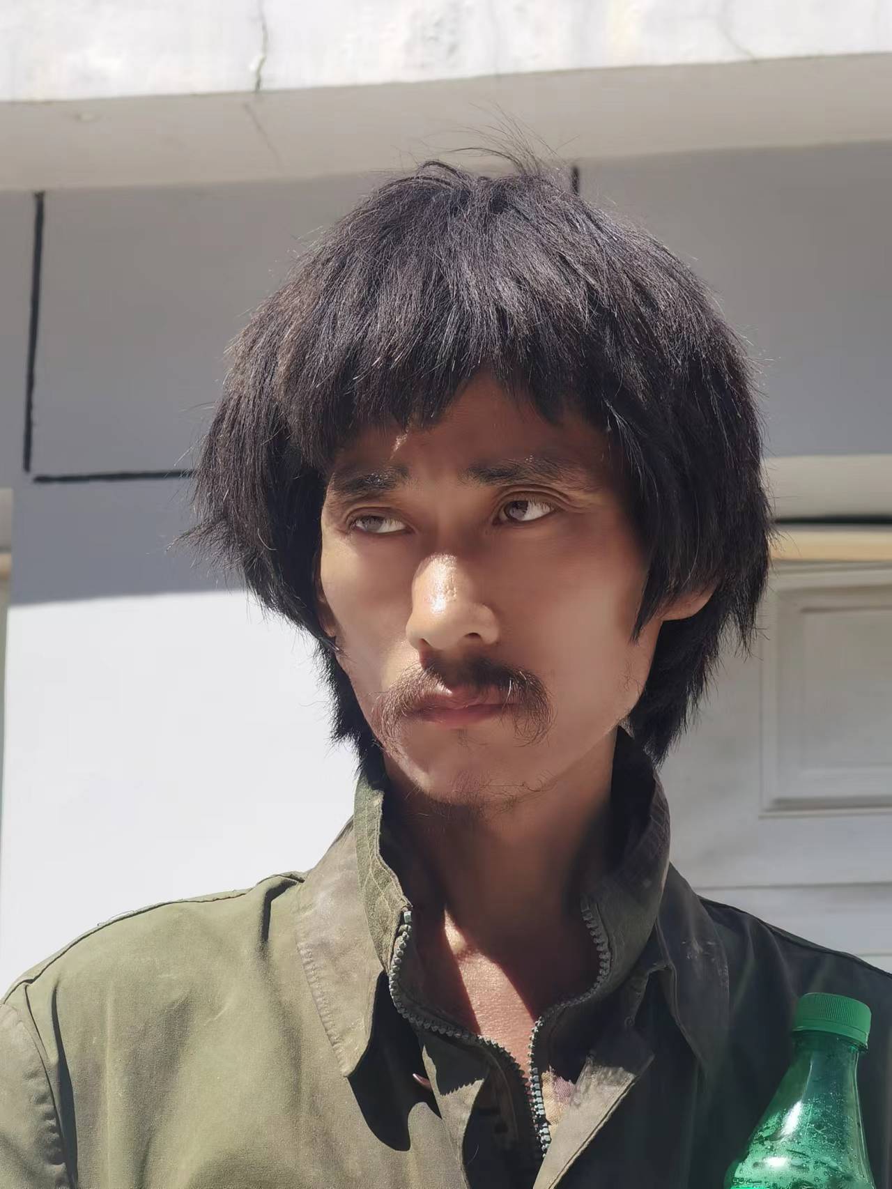 走失者照片 天津寻亲：青年男子被救助，穿军绿色...