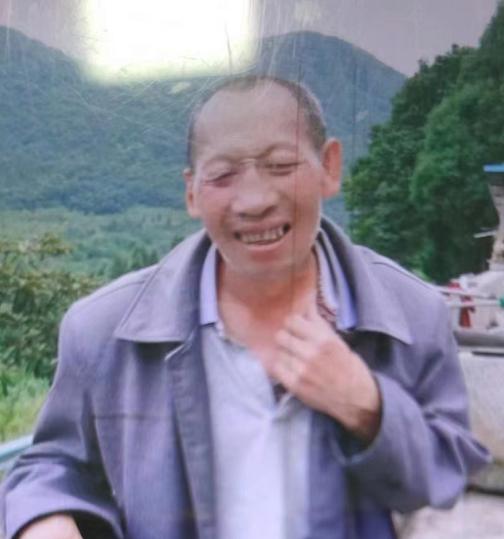 走失者照片 六盘水盘州急寻：五旬男子走失，精神...