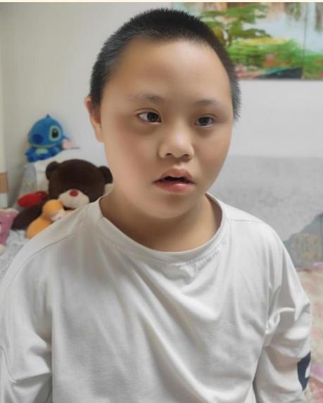 走失者照片 衡水寻亲：11岁男生被救助，高1米...