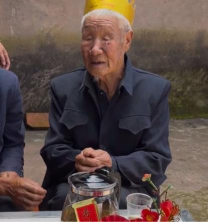 走失者照片 大理州寻人：八旬老人走失，穿深色上...