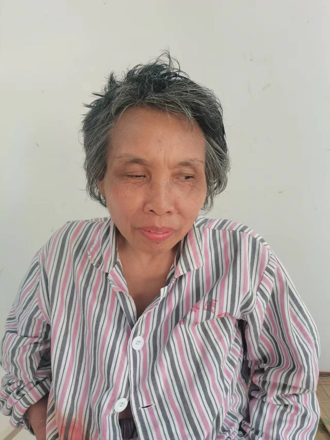 走失者照片 桂林寻亲：中年女子被救助，穿黑色上...