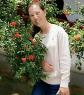 走失者照片 武汉急寻！五旬患癌女子失联，戴米色...