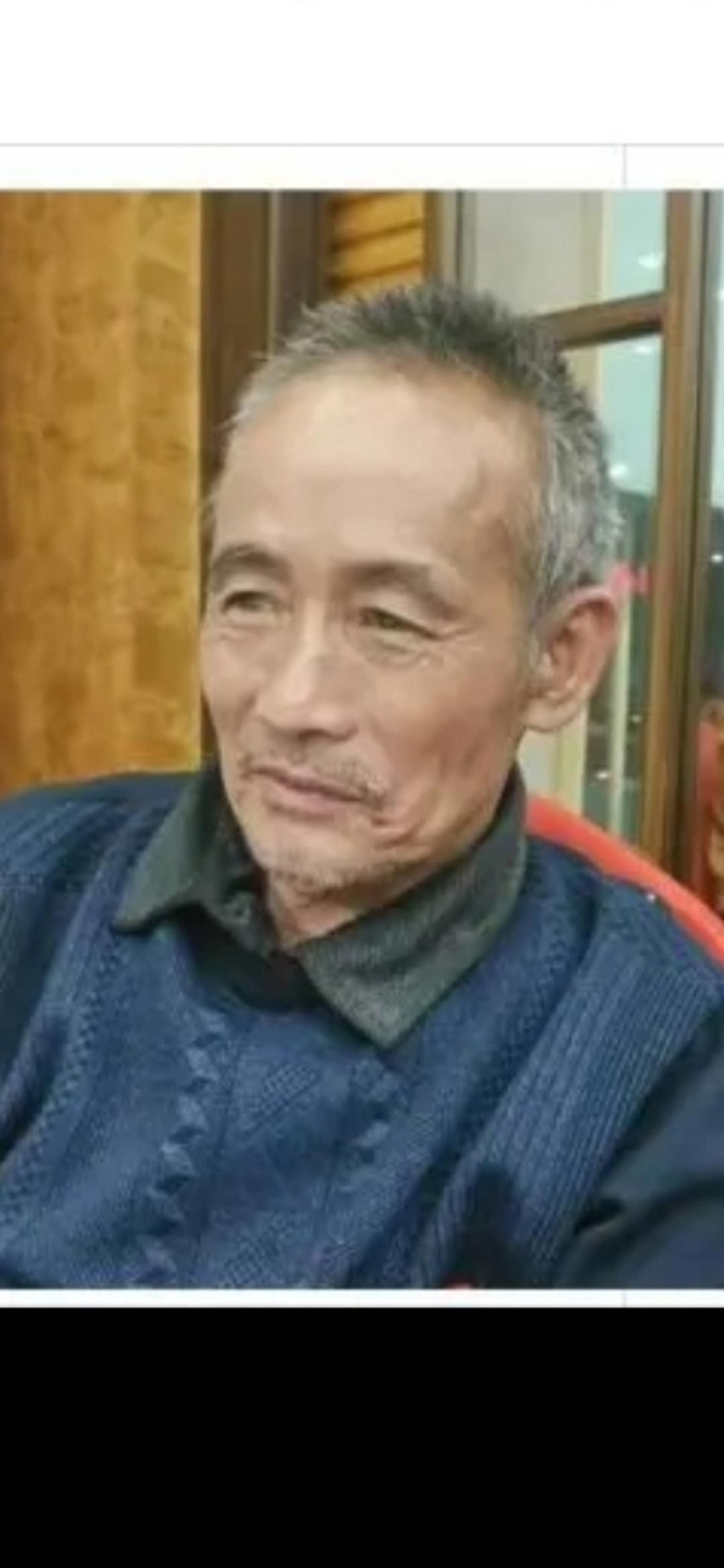走失者照片 广州急寻：六旬老人走失，穿黑色背心...