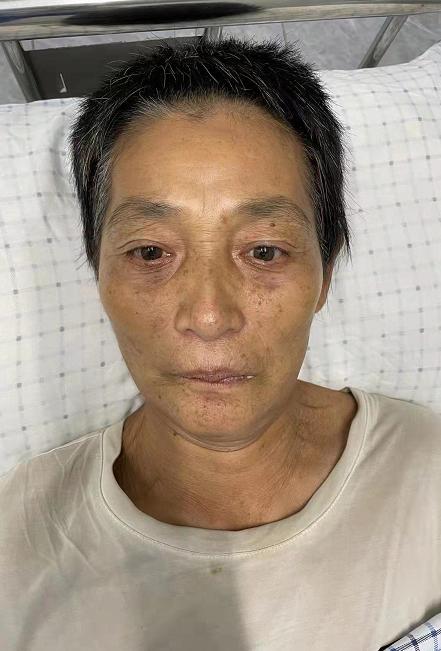 走失者照片 合肥寻亲：六旬老太被救助，穿白色衬...