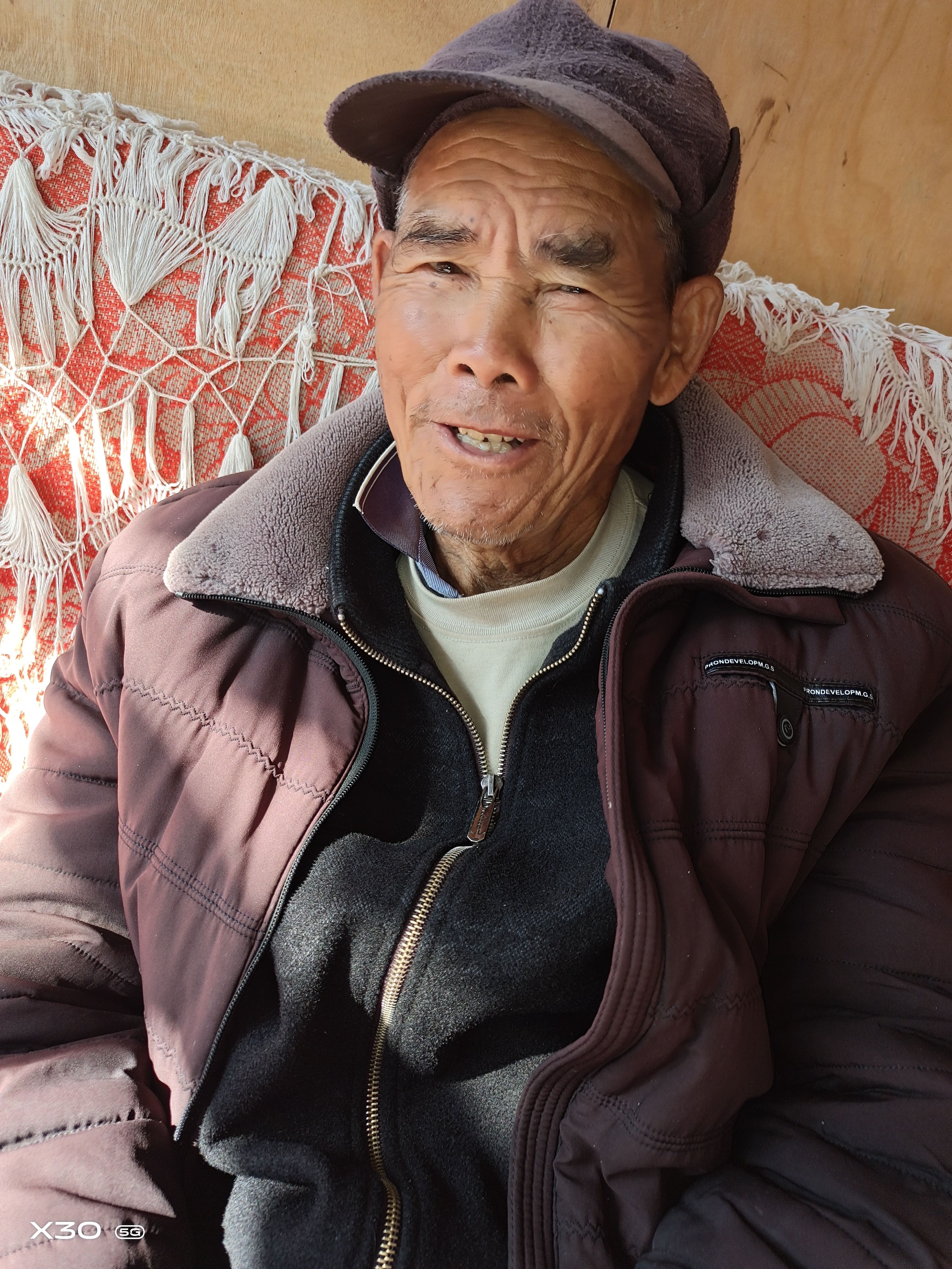 走失者照片 大理州寻人：八旬老人走失，穿红色上...