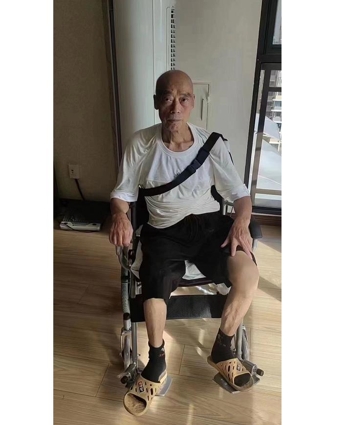 走失者照片 乐山寻人：七旬老人走失，高1米65...