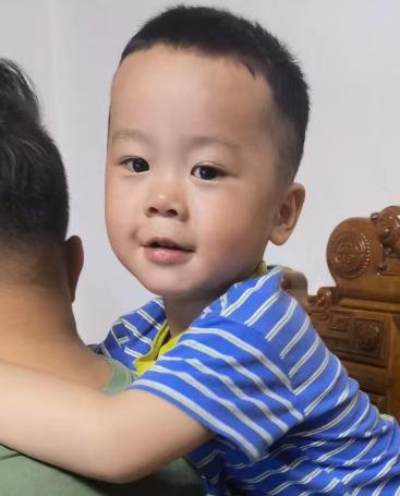 走失者照片 梧州急寻：3岁男童失踪，左腿膝盖有...