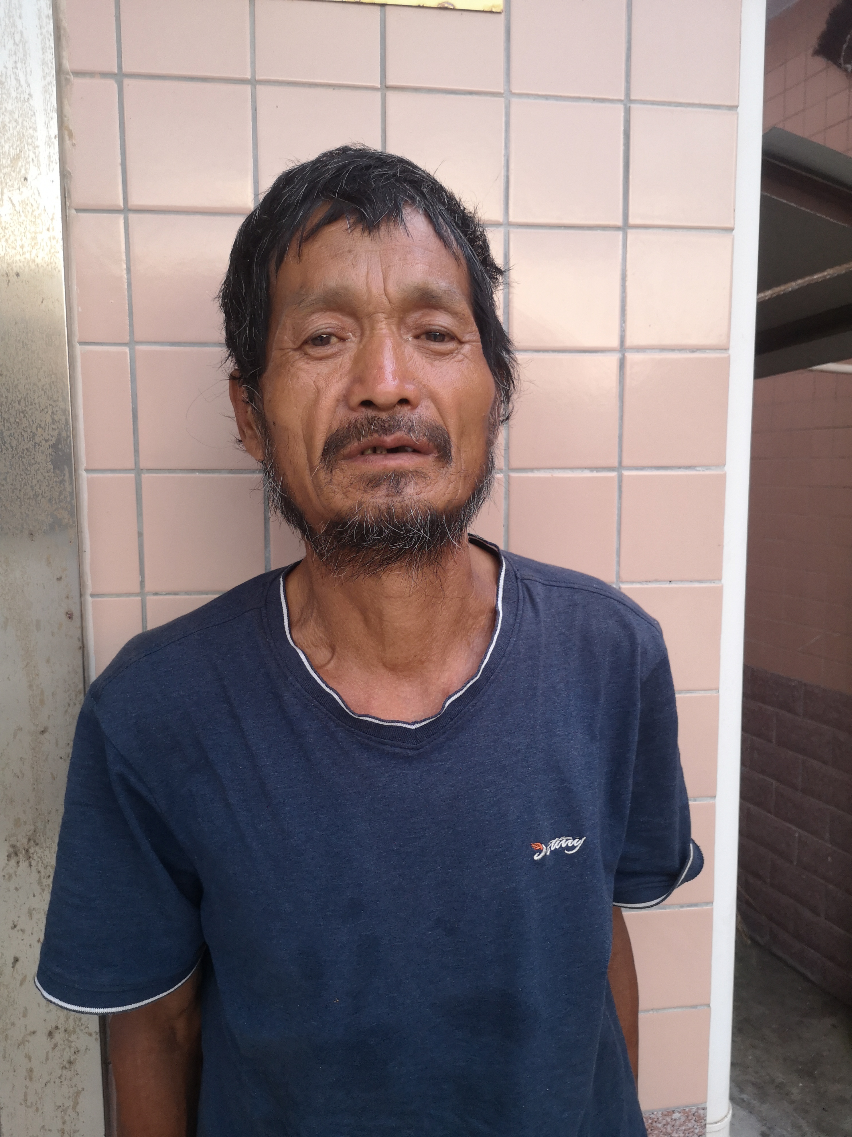 走失者照片 急寻家属！汉中六旬老人被救助，自述...