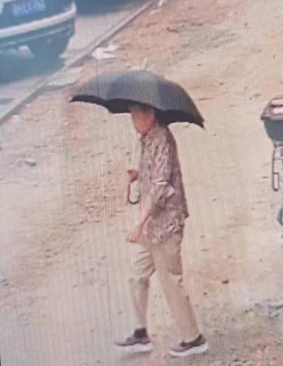 走失者照片 太原急寻：八旬老太失联，穿浅色花衬...