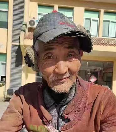 走失者照片 宁德急寻：八旬老人失联，高1米7，...